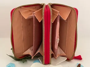 "Money-Fashion Wallets for Girls and Women: Where Style Meets Functionality"